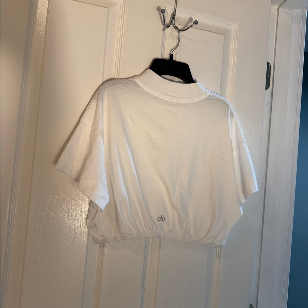 ALO Yoga Classic White Short Sleeve Tee